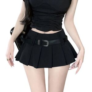 Black mini skirt with belt